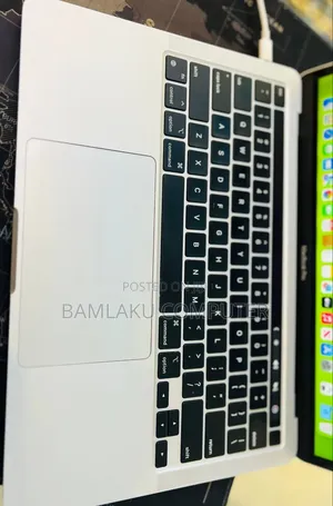 New Laptop Apple MacBook Pro 2020 M1 16GB Apple M1 Pro SSD 256GB