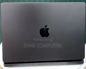 New Laptop Apple MacBook Pro 18GB Intel Core M3 SSD 512GB