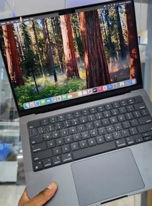 New Laptop Apple MacBook Pro 18GB Intel Core M3 SSD 512GB