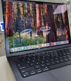 New Laptop Apple MacBook Pro 18GB Intel Core M3 SSD 512GB