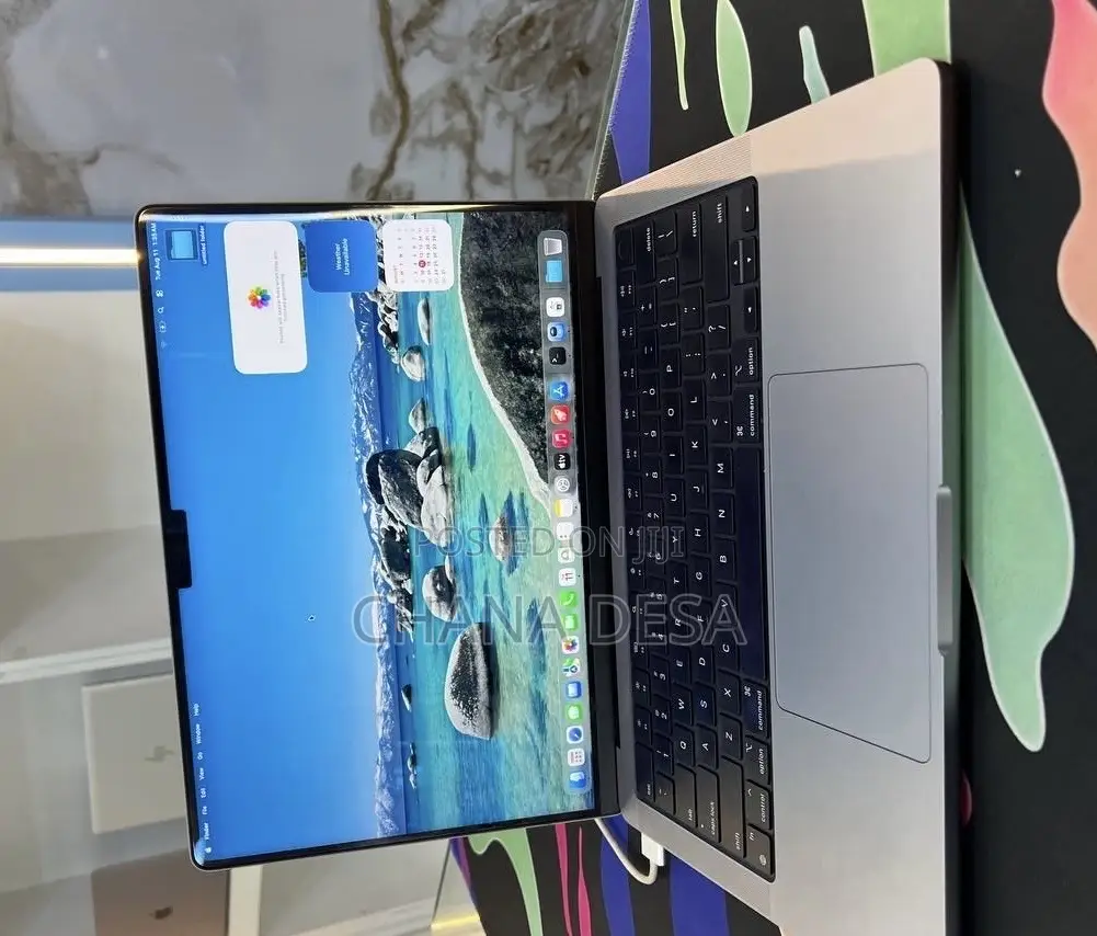 New Laptop Apple MacBook Pro 2023 M3 8GB Apple M3 Pro SSD 512GB