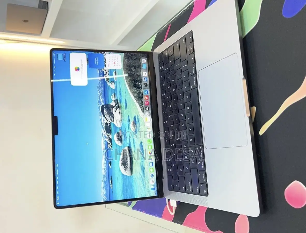New Laptop Apple MacBook Pro 2023 M3 8GB Apple M3 Pro SSD 512GB