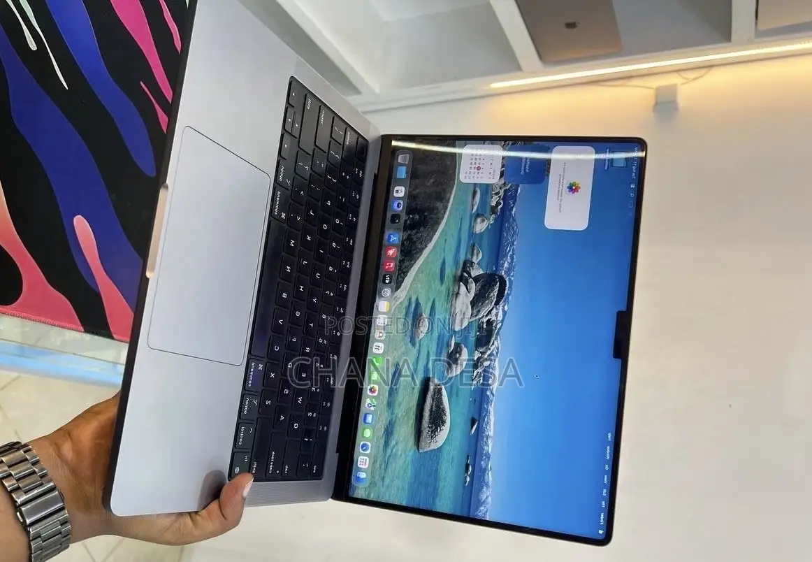 New Laptop Apple MacBook Pro 2023 M3 8GB Apple M3 Pro SSD 512GB