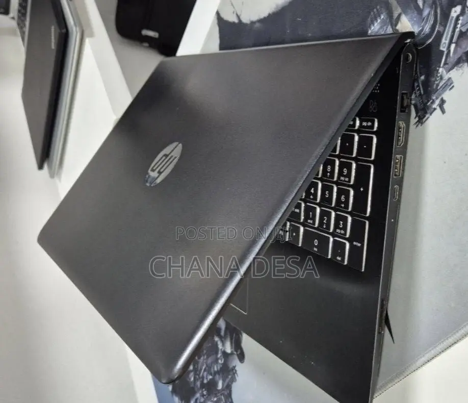 New Laptop HP Pavilion 15 8GB Intel Core i7 SSD 256GB