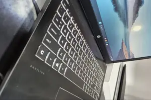 New Laptop HP Pavilion 15 8GB Intel Core i7 SSD 256GB
