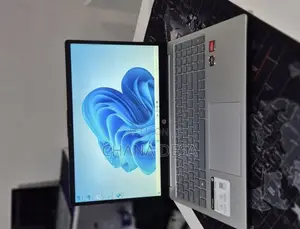 New Laptop HP 8GB AMD Ryzen 5 SSD 256GB
