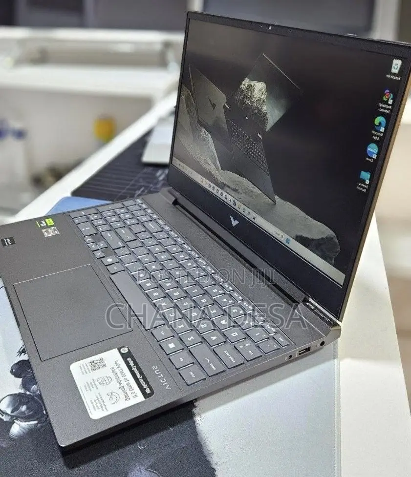 New Laptop HP Victus 15 16GB AMD Ryzen 7 SSD 512GB