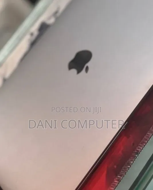 New Laptop Apple MacBook Air 2020 M1 8GB Apple M1 SSD 256GB
