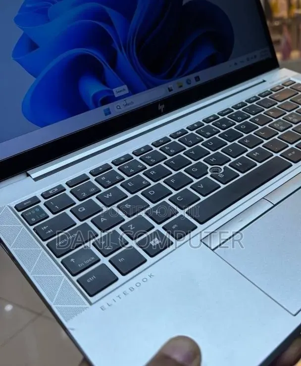 New Laptop HP EliteBook 840 G8 16GB Intel Core i5 SSD 512GB