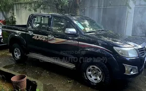 Toyota Hilux 3.0 D-4D 4x4 2013