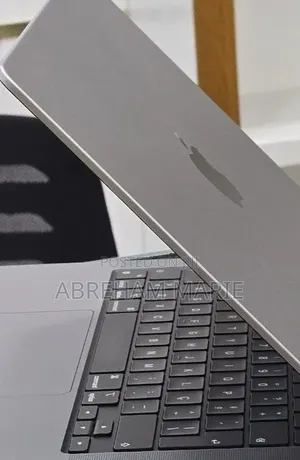 New Laptop Apple MacBook Pro 2021 M1 32GB Intel Core i7 SSD 512GB