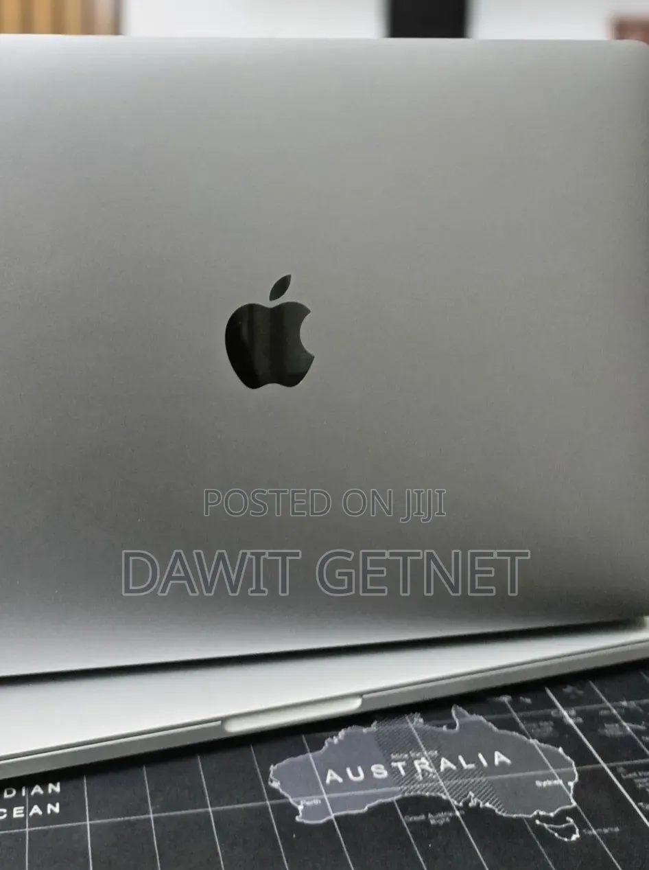 New Laptop Apple MacBook Pro 2017 16GB Intel Core i5 SSD 256GB