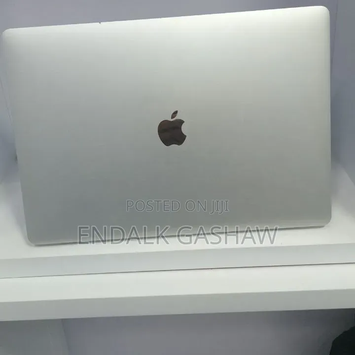 New Laptop Apple MacBook Pro 2017 16GB Intel Core i7 SSD 256GB