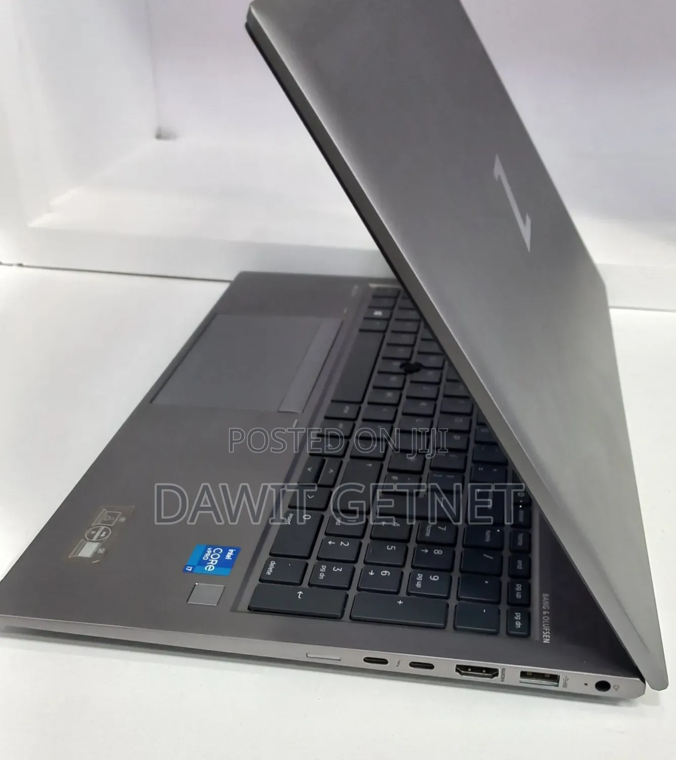 New Laptop HP ZBook Firefly G8 16GB Intel Core i7 SSD 512GB