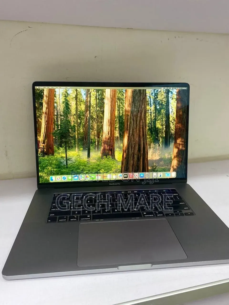 New Laptop Apple MacBook Pro 2019 16GB Intel Core i9 SSD 512GB