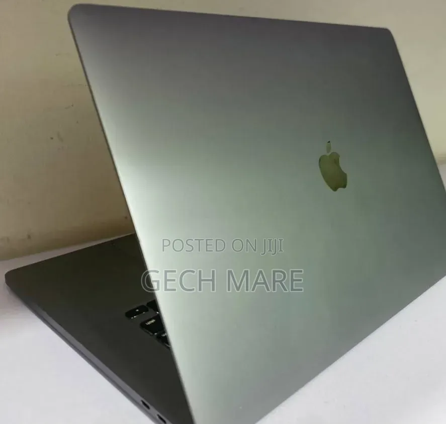 New Laptop Apple MacBook Pro 2019 16GB Intel Core i9 SSD 512GB