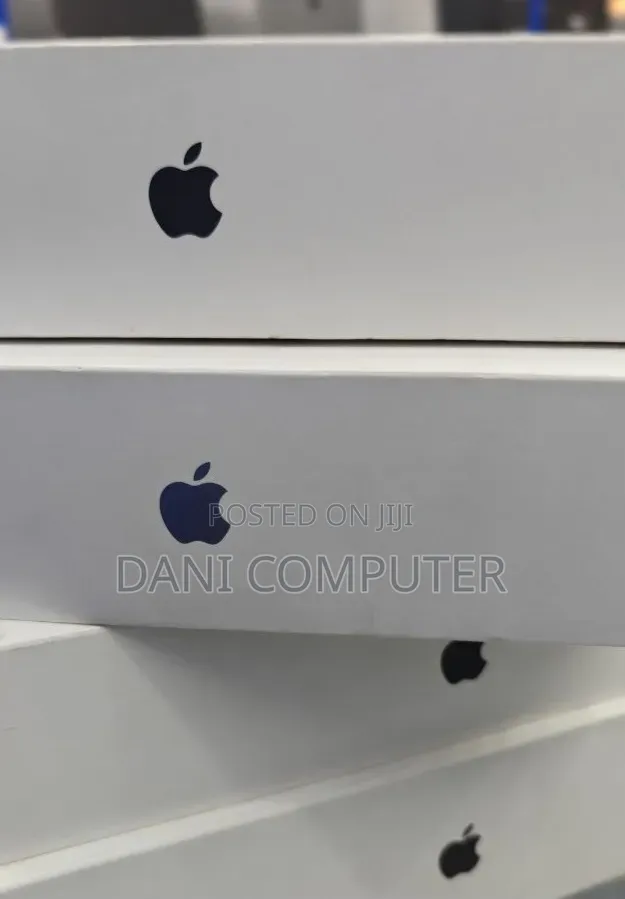 New Laptop Apple MacBook Pro 2025 M5 32GB Apple M5 Pro SSD 2T