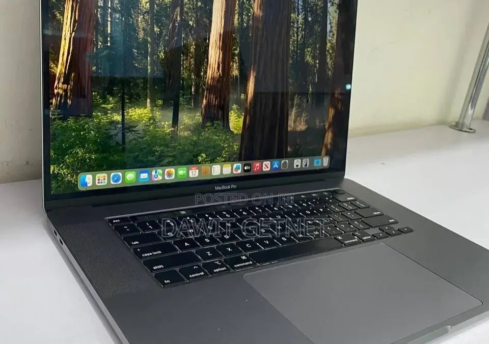 New Laptop Apple MacBook Pro 2019 16GB Intel Core i9 SSD 1T