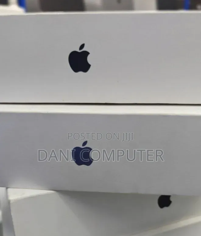 New Laptop Apple MacBook Pro 2025 M5 16GB Apple M5 Pro SSD 512GB