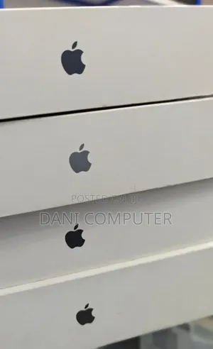 New Laptop Apple MacBook Pro 2025 M5 16GB Apple M5 Pro SSD 512GB