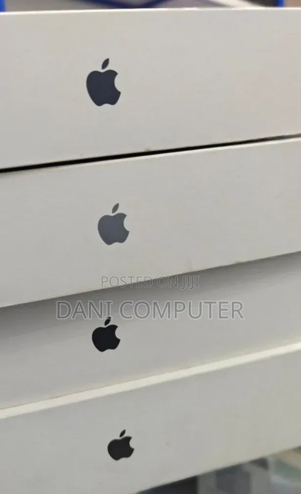 New Laptop Apple MacBook Pro 2025 M5 16GB Apple M5 Pro SSD 512GB