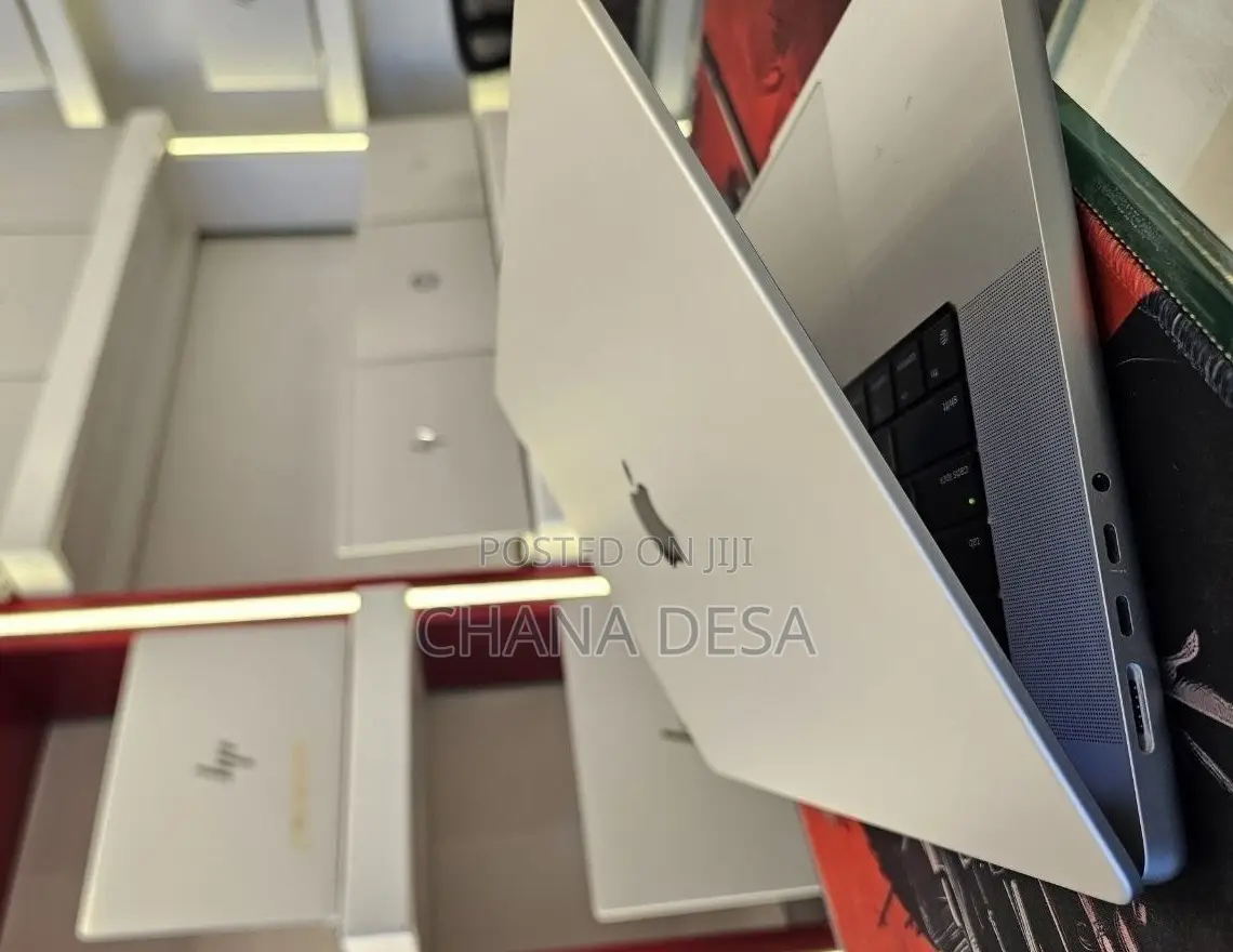 New Laptop Apple MacBook Pro 2021 M1 16GB Apple M1 Pro SSD 512GB