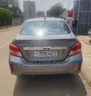 Mitsubishi Attrage 2022 Gray
