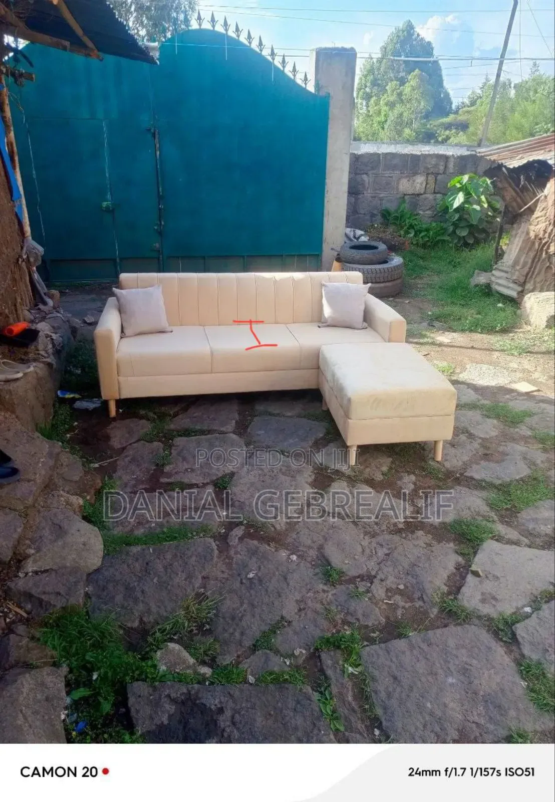 Krem Sofa 2