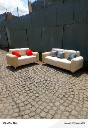 Hayt Sofa 27