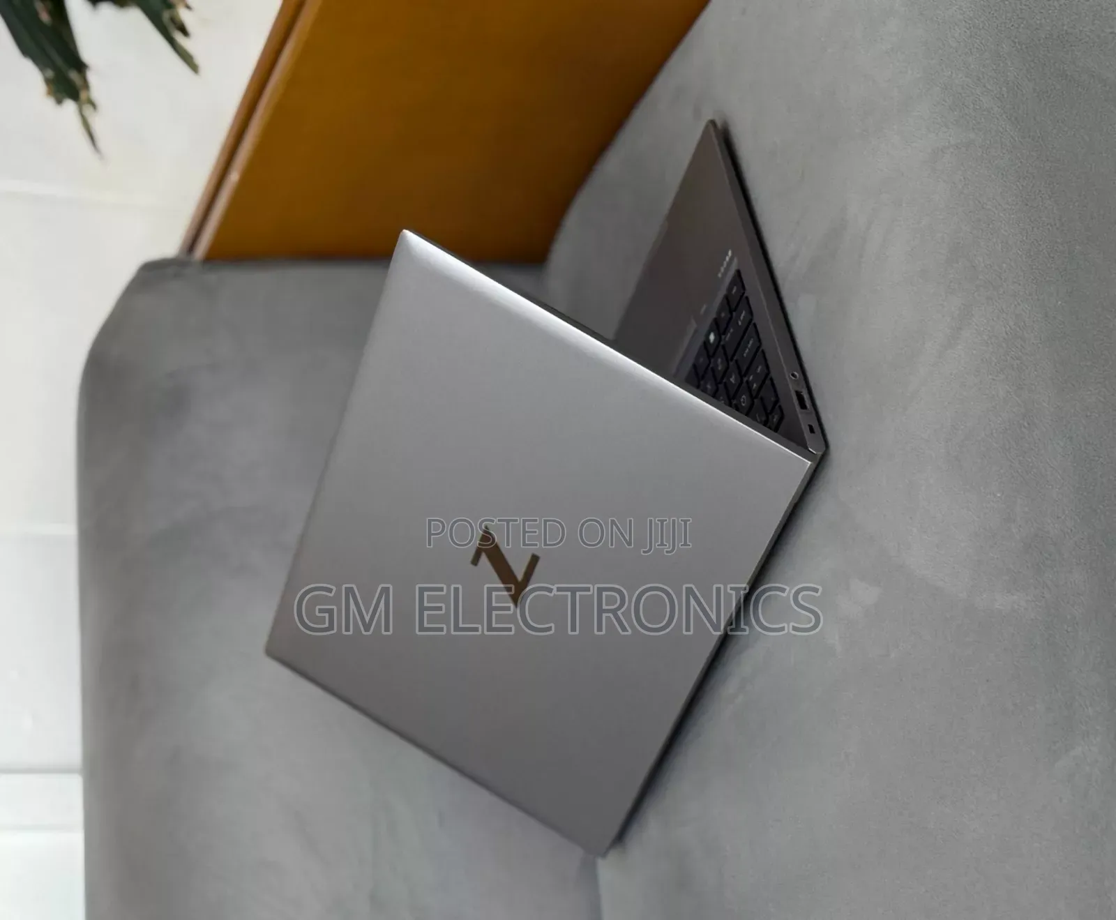 New Laptop HP ZBook Firefly G8 16GB Intel Core i7 SSD 512GB