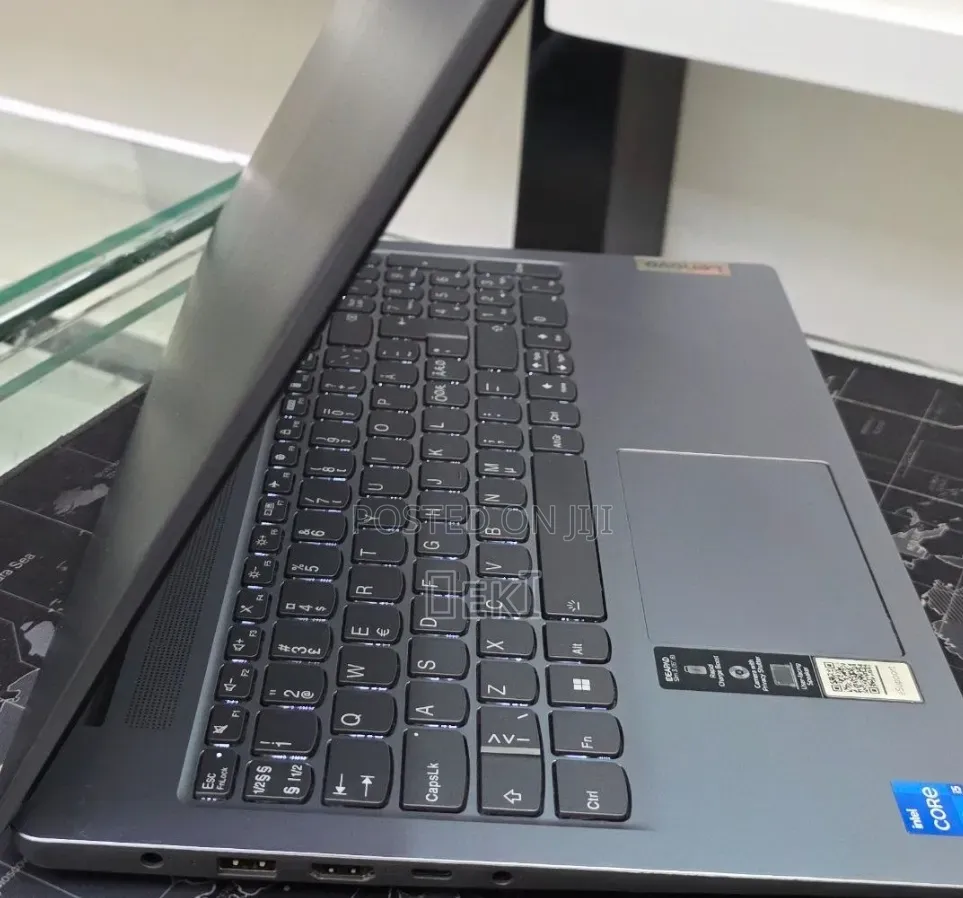 New Laptop Lenovo Ideapad 3 8GB Intel Core i5 SSD 512GB