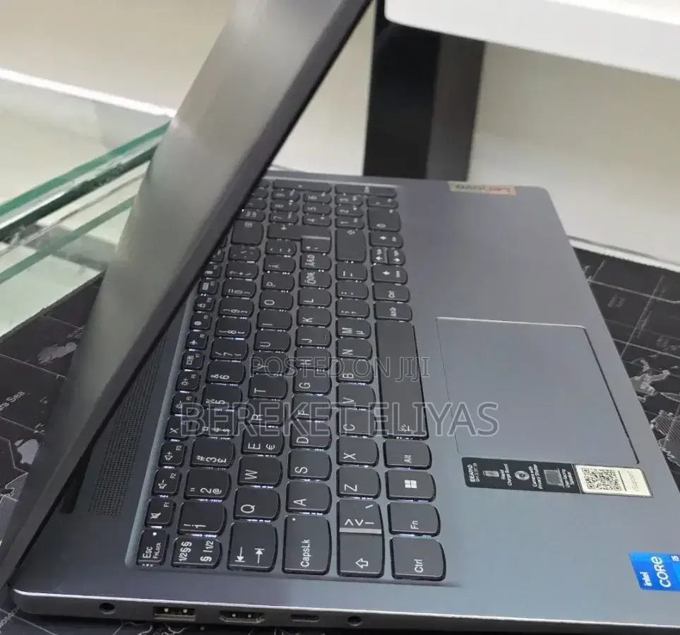 New Laptop Lenovo Ideapad 3 8GB Intel Core i5 SSD 512GB