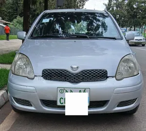 Toyota Vitz 2002 Silver