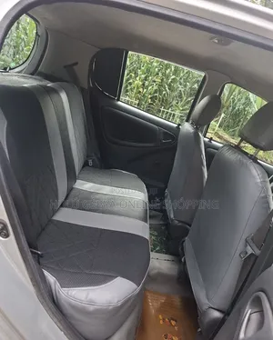 Toyota Vitz 2002 Silver