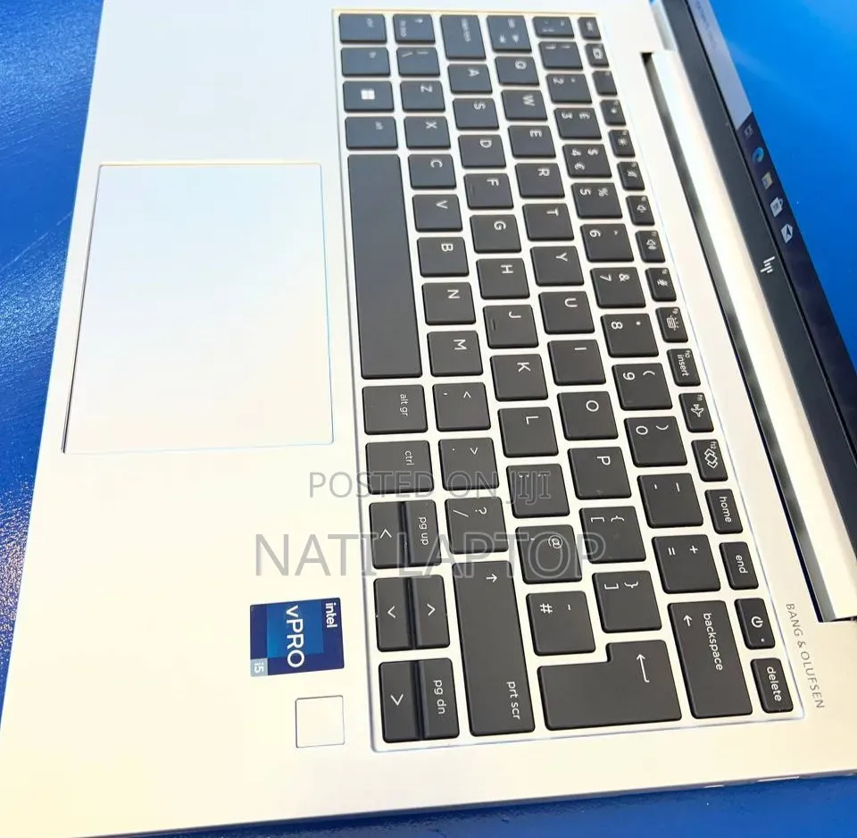 New Laptop HP EliteBook 830 G9 16GB Intel Core i7 SSD 512GB