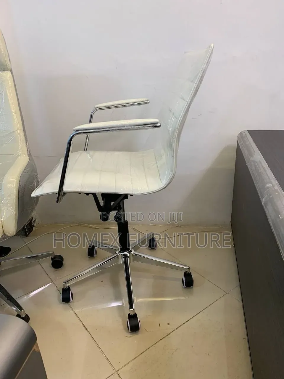 Luxury Leather Office Chair – ለቢሮ እና ቤት