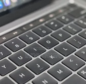New Laptop Apple MacBook Pro 2022 M2 8GB Apple M2 SSD 512GB