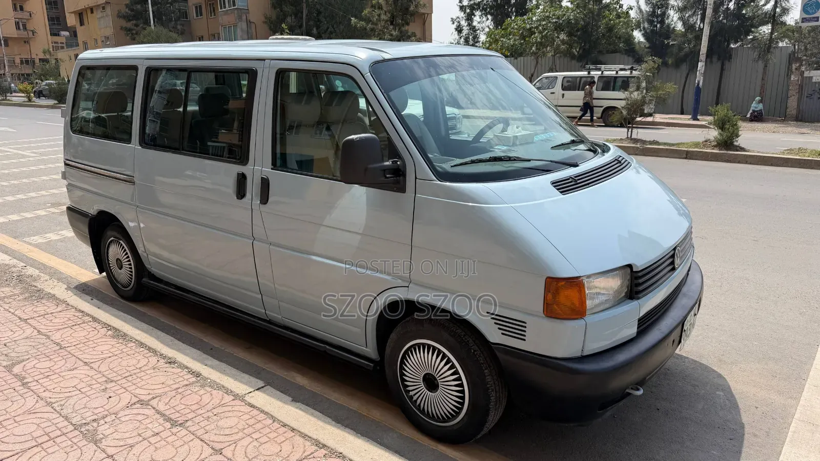 Volkswagen Microbus 2001 Blue