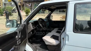 Volkswagen Microbus 2001 Blue