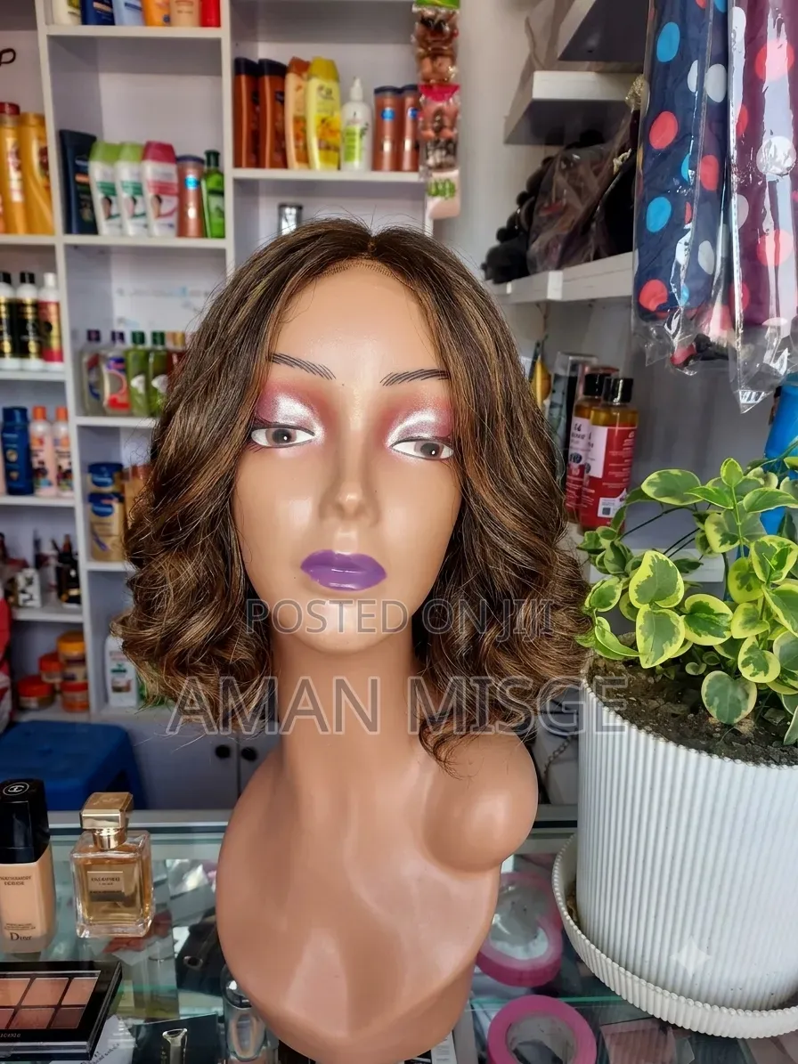 የሴቶች የኮፍያ ዊግ (Women's Hat Wig)