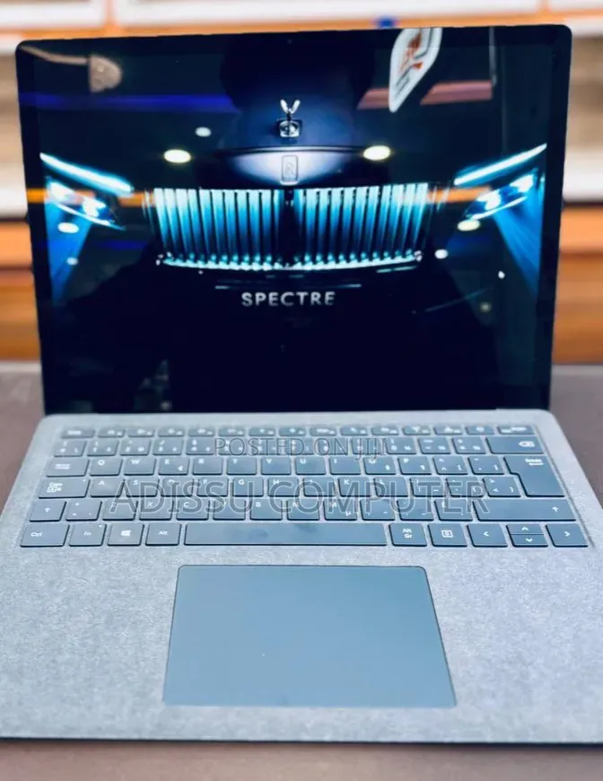 New Laptop Microsoft Surface 16GB Intel Core i7 SSD 256GB
