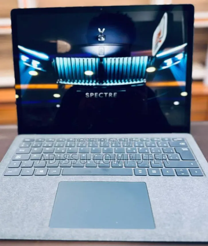 New Laptop Microsoft Surface 16GB Intel Core i7 SSD 256GB