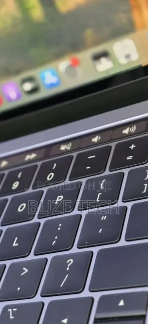 New Laptop Apple MacBook Pro 2019 16GB Intel Core i5 SSD 512GB