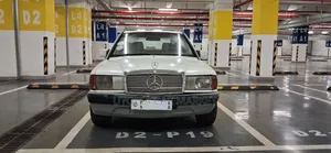 Mercedes-Benz 190E 1983