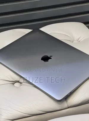 New Laptop Apple MacBook Pro 2019 16GB Intel Core i7 SSD 512GB