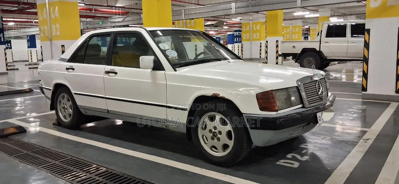 Mercedes-Benz 190E 1983