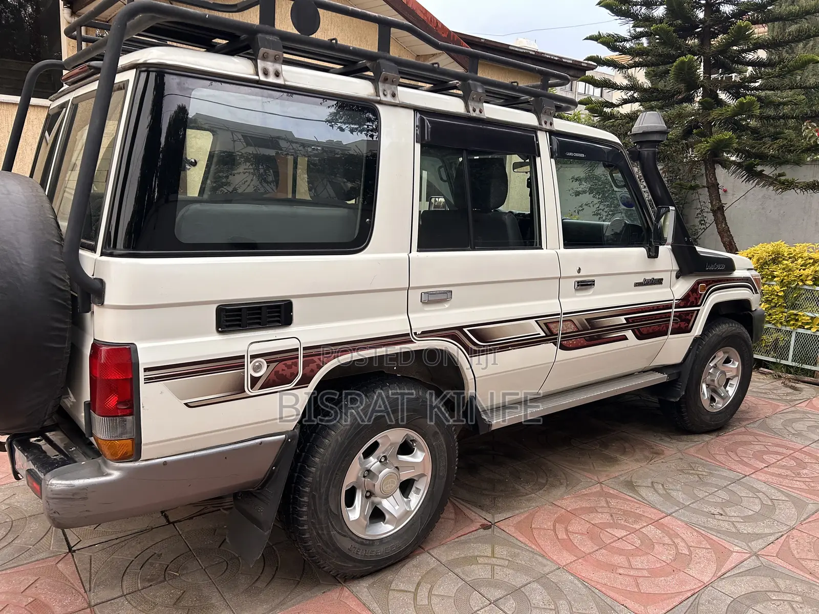 Toyota Land Cruiser 2015 White