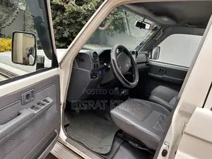 Toyota Land Cruiser 2015 White