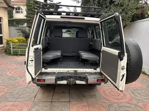 Toyota Land Cruiser 2015 White