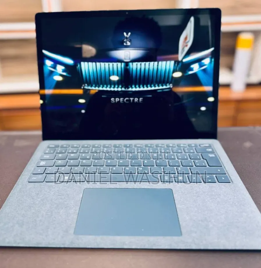 New Microsoft Surface Laptop 3 16GB Intel Core i7 SSHD (Hybrid) 256GB